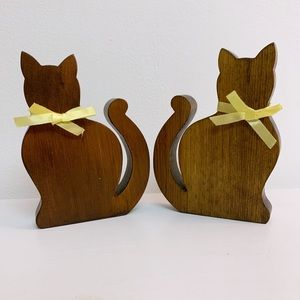 Vintage Wood Cat Silhouette with Bows Set